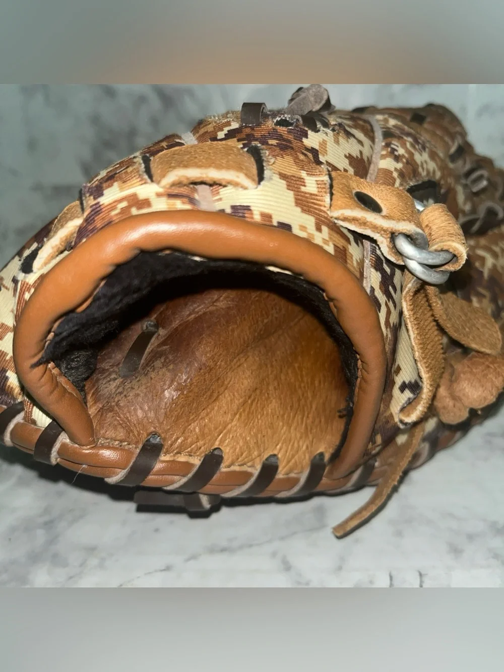Adidas TS3150BDC Baseball Catchers Mitt Digital Camo Yourh Right Hand Throw